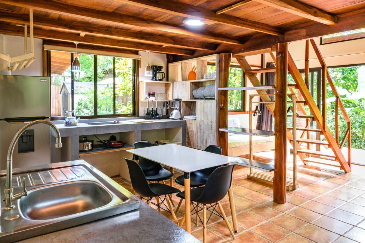 Funky Monkey Lodge Playa Santa Teresa  Extérieur photo
