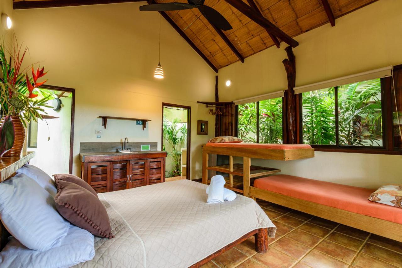 Funky Monkey Lodge Playa Santa Teresa  Extérieur photo