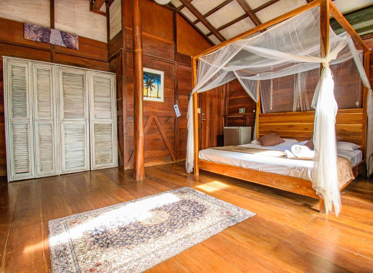 Funky Monkey Lodge Playa Santa Teresa  Extérieur photo